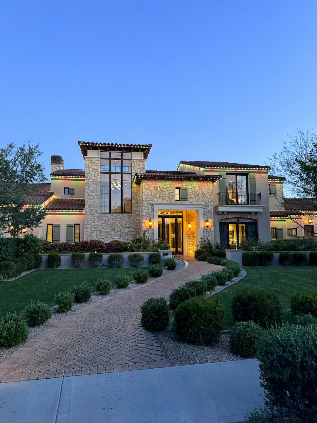 luxury celebrity mansion exterior